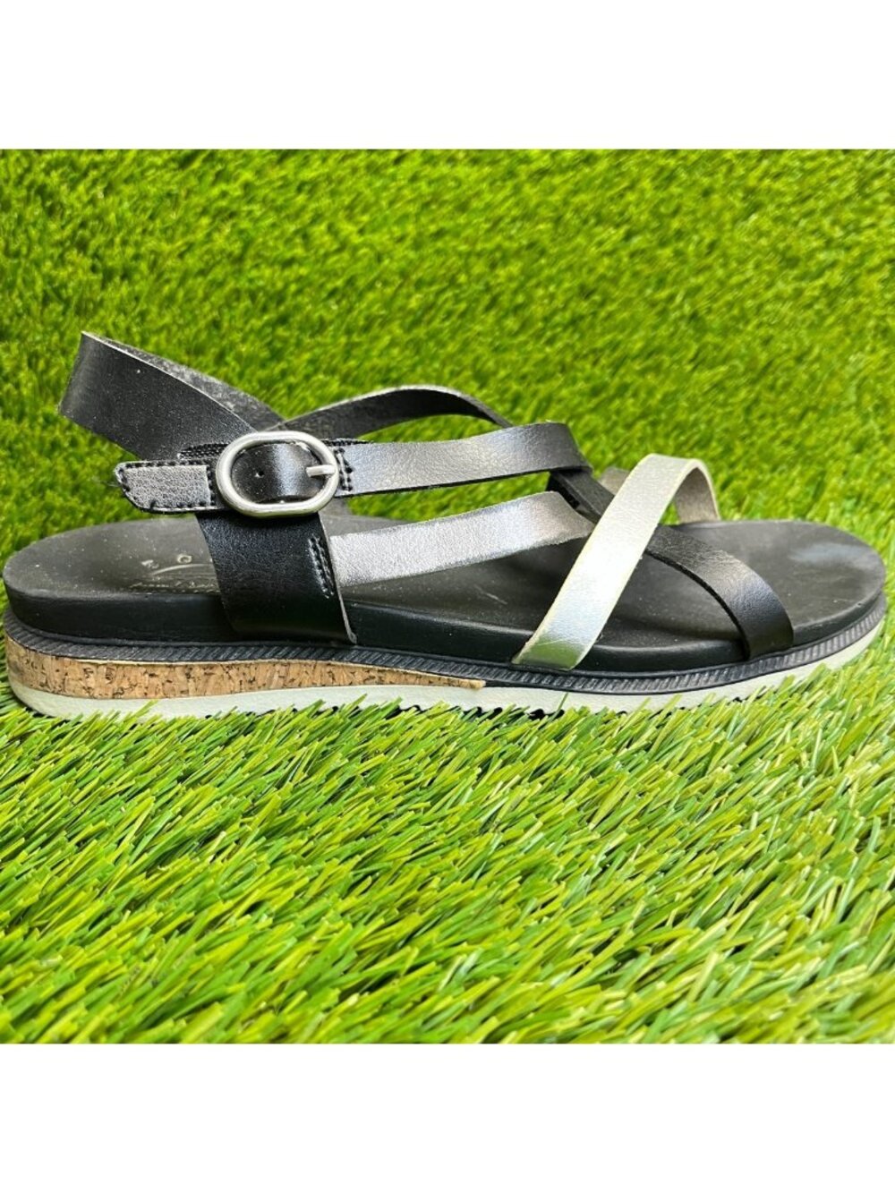 Skechers BOBS Desert Kiss‎ Low Womens Size 7 Black Beach Outdoor Strappy Sandals